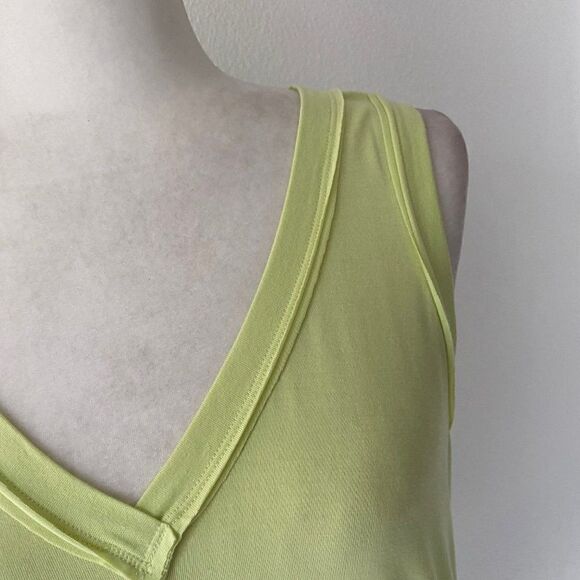 We The Free Green V Neck Sleeveless Tank Top SZ XS - Picture 9 of 10
